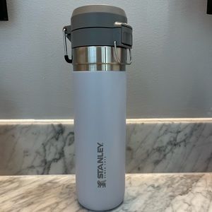 Stanley Quick Flip Go Bottle